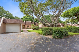 3753 Oaks Clubhouse Dr Unit 3753, Pompano Beach, FL 33069