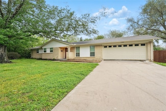 1431 Alpine St, Greenville, TX 75401