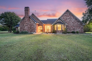 2592 Meadow Way, Terrell, TX 75160