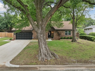 5235 S Zunis Place, Tulsa, OK 74105