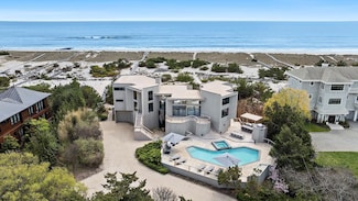 199 Dune Rd, Westhampton Beach, NY 11978