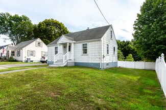 13 Parent St, South Berwick, ME 03908