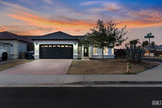 202 Sunny Meadow Dr, Bakersfield, CA 93308