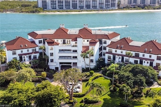 305 La Peninsula Blvd Unit 305, Naples, FL 34113