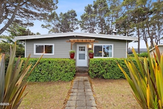320 El Rotundo Ave, Lincoln City, OR 97367