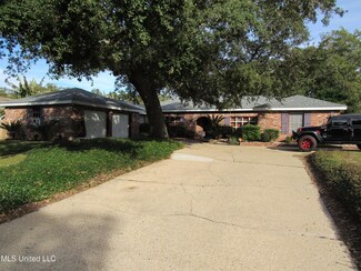 247 Oakwood Dr, Gulfport, MS 39507