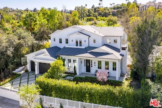 4143 Hayvenhurst Dr, Encino, CA 91436