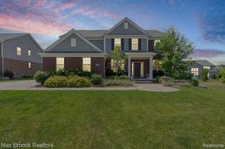 1043 Kendall Ct, Lake Orion, MI 48360