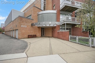 322 E Harrison Ave Unit 17, Royal Oak, MI 48067