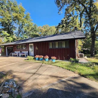 15 Menifee Ln, Cherokee Village, AR 72529