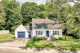 69 Oak St, Waterville, ME 04901