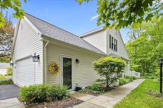 23 Cedar Ct, Queensbury, NY 12804