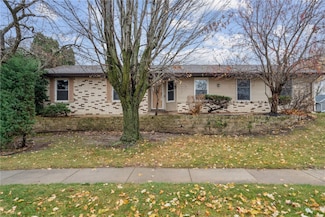 1626 Homewood Ln NE, Cedar Rapids, IA 52402