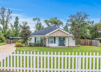 137 Vickie Ln, Lake Charles, LA 70611