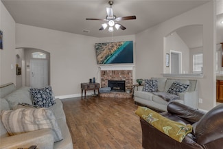 408 Prescott Ln, Crowley, TX 76036