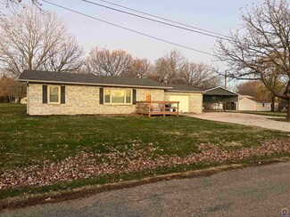 705 Packer St, Osage City, KS 66523