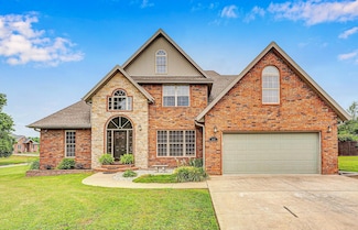 1910 Meadow Lark Ln, Aurora, MO 65605