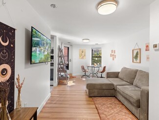 108 Gainsborough St Unit 4W, Boston, MA 02115