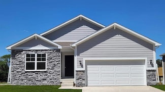 2511 E 47th St, Des Moines, IA 50317