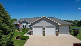 442 Valley View Dr, Courtland, MN 56021