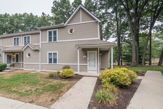 61 Abbey Memorial Dr Unit 102, Chicopee, MA 01020