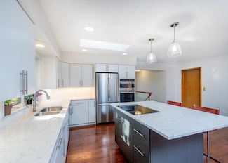 1070 Jefferson Ave, Saint Paul, MN 55105