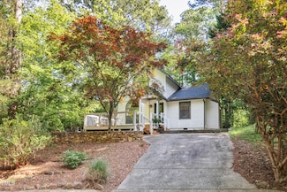 101 Creekview Cir, Carrboro, NC 27510