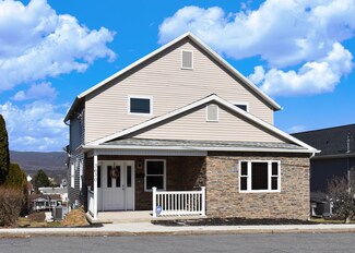 3630 Lawrence Ave, Moosic, PA 18507