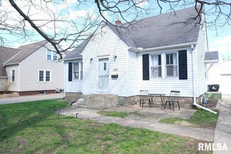 103 Harvey St, Washington, IL 61571