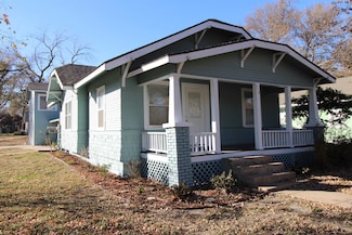 803 & 803 1/2 N Taylor St, El Dorado, KS 67042