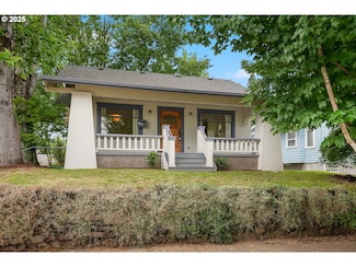 2005 SE Pine St, Portland, OR 97214