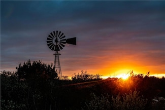 000 Leona Ranch Rd, Brackettville, TX 78832