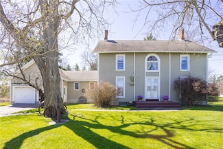 1559 W Bloomfield Rd, Honeoye Falls, NY 14472