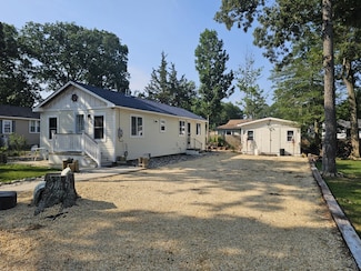 704 E Tampa Ave, Villas, NJ 08251