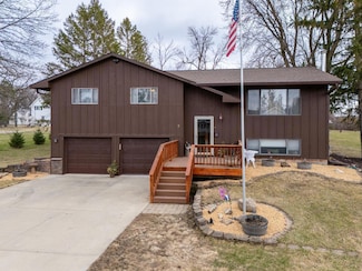 7 3rd St SW, Hayfield, MN 55940