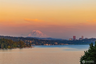 8553 NE Juanita Dr, Kirkland, WA 98034