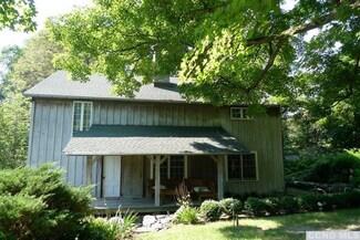98 Hunns Lake Rd, Stanfordville, NY 12581
