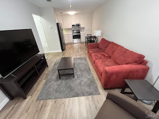 1271 Redwood Ln, Gulf Breeze, FL 32563