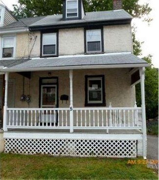 5 Upland Ave, Brookhaven, PA 19015