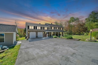 170 Timberidge Dr, Russell, MA 01071