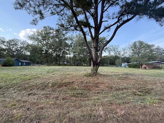 0 Red Holly St, Starkville, MS 39759