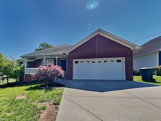 1765 University Dr, Columbia, TN 38401