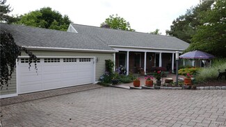 10 Bradford Heights Rd, Syracuse, NY 13224