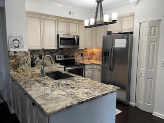 580 S Sapodilla Ave Unit 207, West Palm Beach, FL 33401