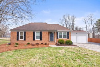 3521 Heather Ln, Gastonia, NC 28056