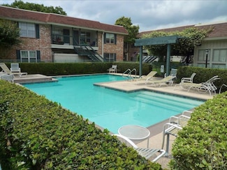 845 Augusta Dr Unit 92, Houston, TX 77057