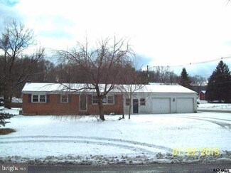 1417 Creek Rd, Boiling Springs, PA 17007