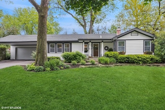 805 S Main St, Wheaton, IL 60189