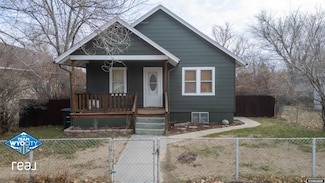 416 S 3rd St, Glenrock, WY 82637