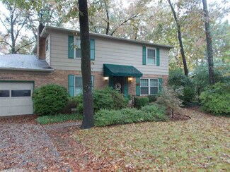 40 Coachlight Dr, Little Rock, AR 72227